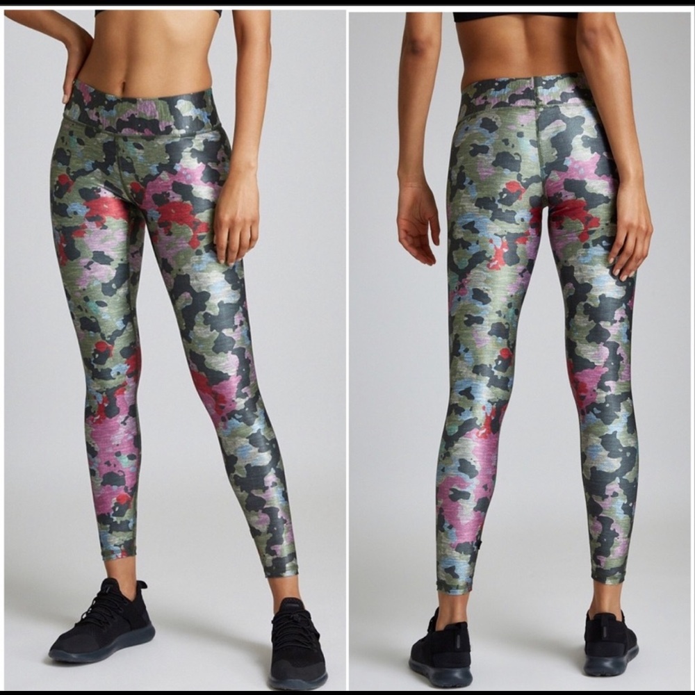Terez Tall Band Multi Color Camo Capri Leggings